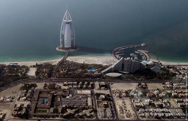 Aerial Shots of Dubai (8 pics)