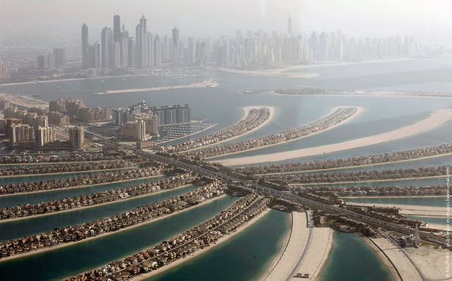 Aerial Shots of Dubai (8 pics)