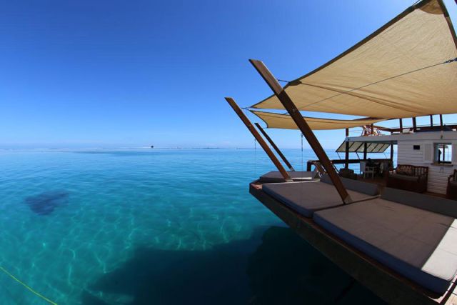A Stunning Floating Bar That Is a Must-Visit Venue in Fiji A Stunning Floating Bar That Is a Must-Visit Venue in Fiji