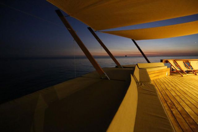 A Stunning Floating Bar That Is a Must-Visit Venue in Fiji A Stunning Floating Bar That Is a Must-Visit Venue in Fiji