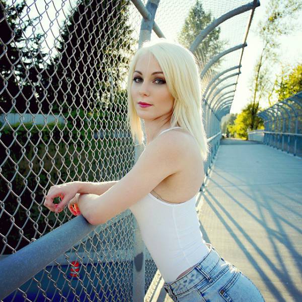 Heres Twitchs Hottest Female Streamer 26 Pics Izismile