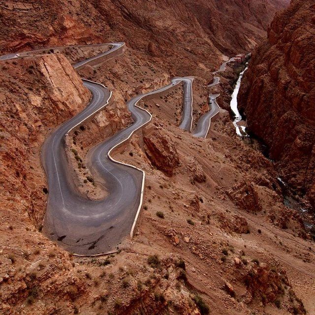 The most dangerous roads in the world (31 photos)