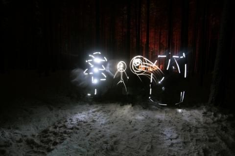 Wow! Winter light “graffiti” (20 photos)