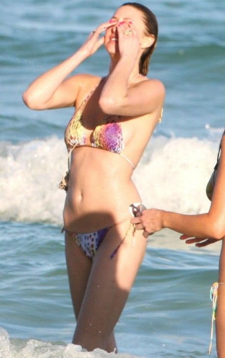 Whitney Port in bikini on the beach (18 photos)