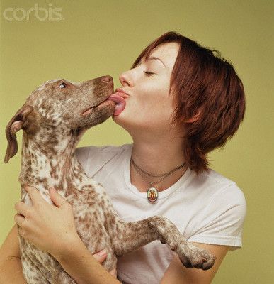 Kisses with animals (13 photos)