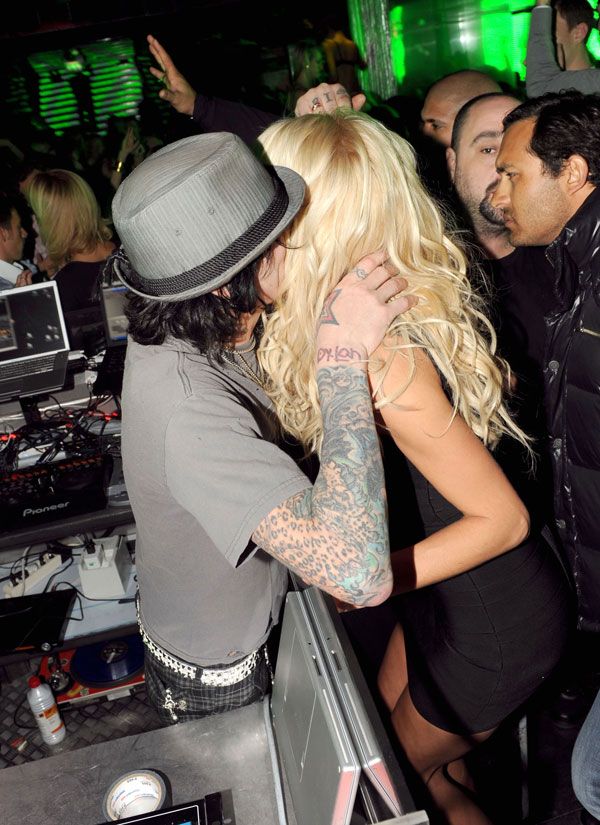 Tommy Lee and Victoria Silvstedt (9 photos)