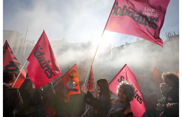 Strikes are all over France on ‘Black Thursday’ (9 photos)