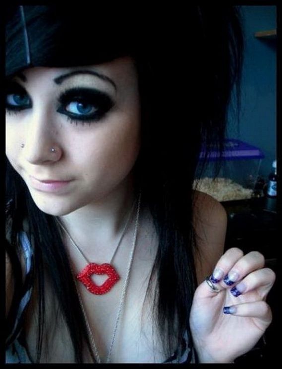 Other emo girls (15 photos)