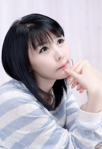 Pretty Asian girls (15 photos)