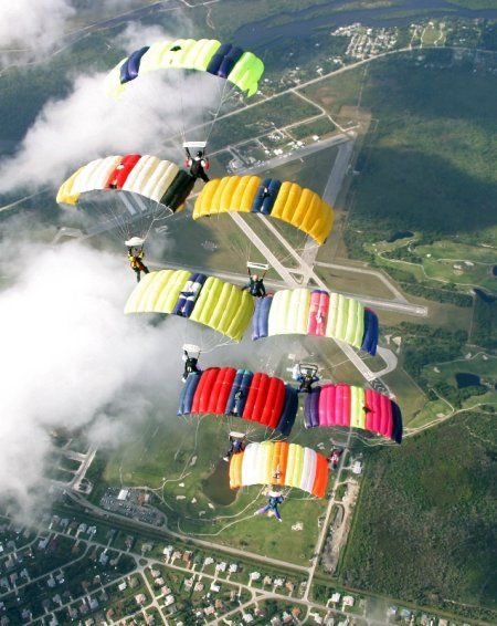 Awesome pictures of skydiving (16 photos)