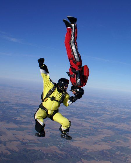 Awesome pictures of skydiving (16 photos)