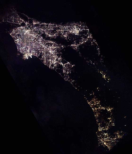 Cities by night from space (9 photos)