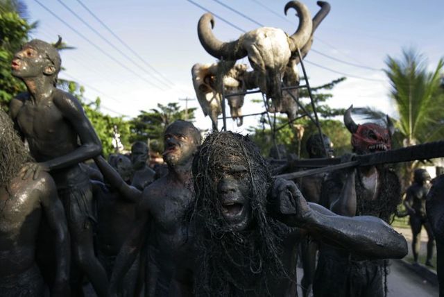 Dirty Brasilian Carnaval (19 photos)
