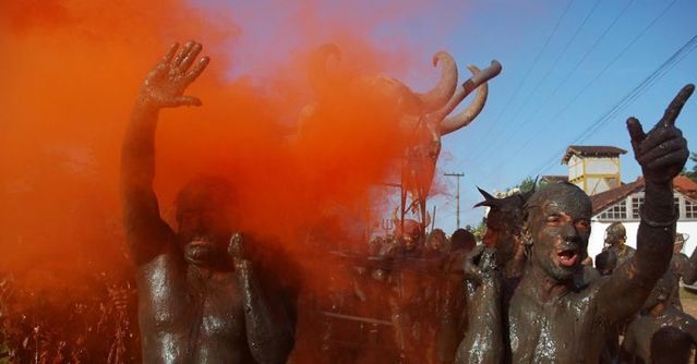 Dirty Brasilian Carnaval (19 photos)