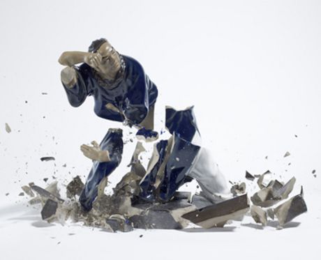 High-speed photography and broken statues (12 photos)