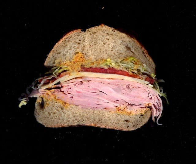 Sandwich cut. Pretty and it looks tasty too ;) (37 photos)