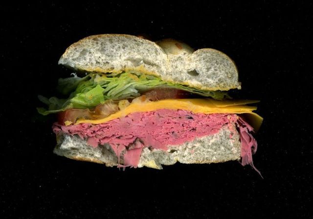 Sandwich cut. Pretty and it looks tasty too ;) (37 photos)