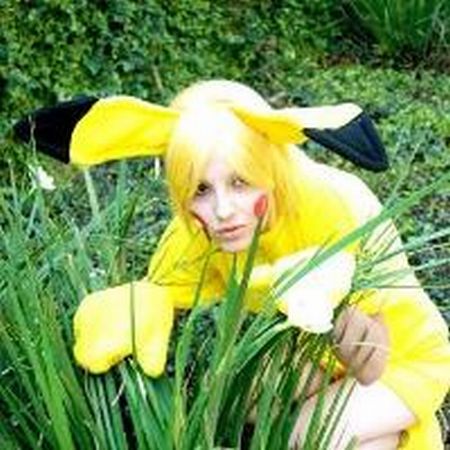 Pikachu girls (20 photos)