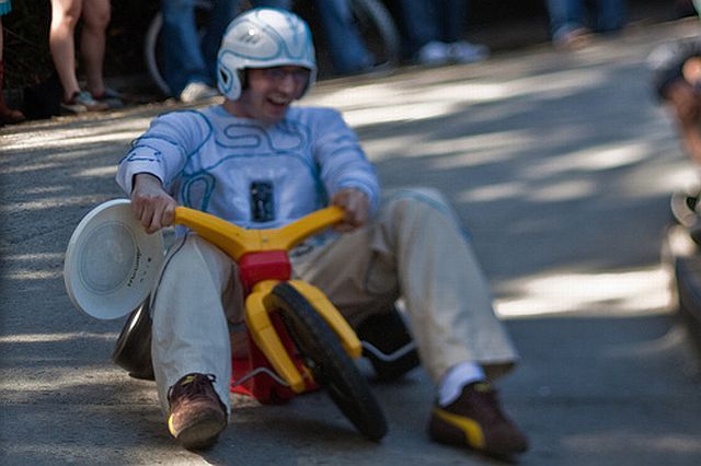 Most funny and unusual race (35 photos)