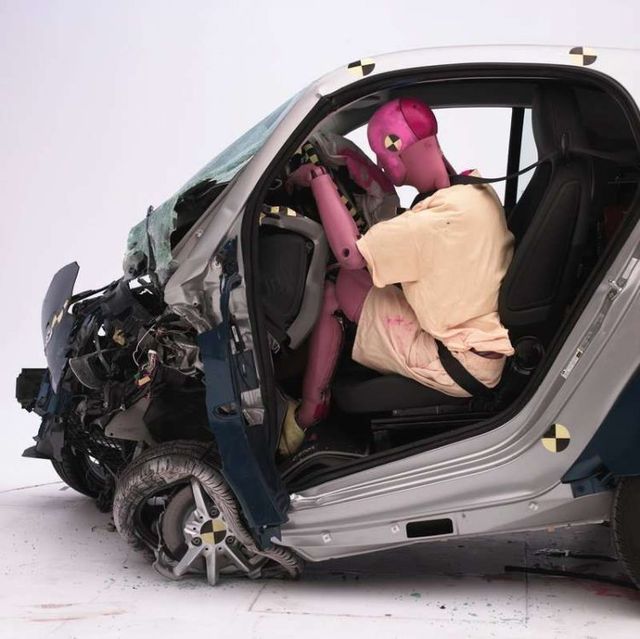 Poor crash test dummies… (7 photos)