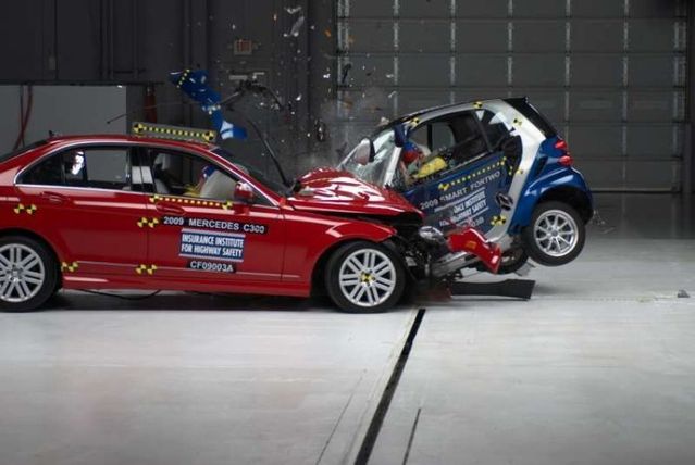 Poor crash test dummies… (7 photos)