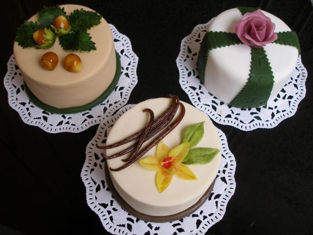 Cool cakes (11 photos)