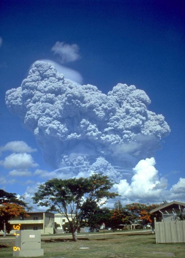 Pinatubo volcano eruption (9 pics)
