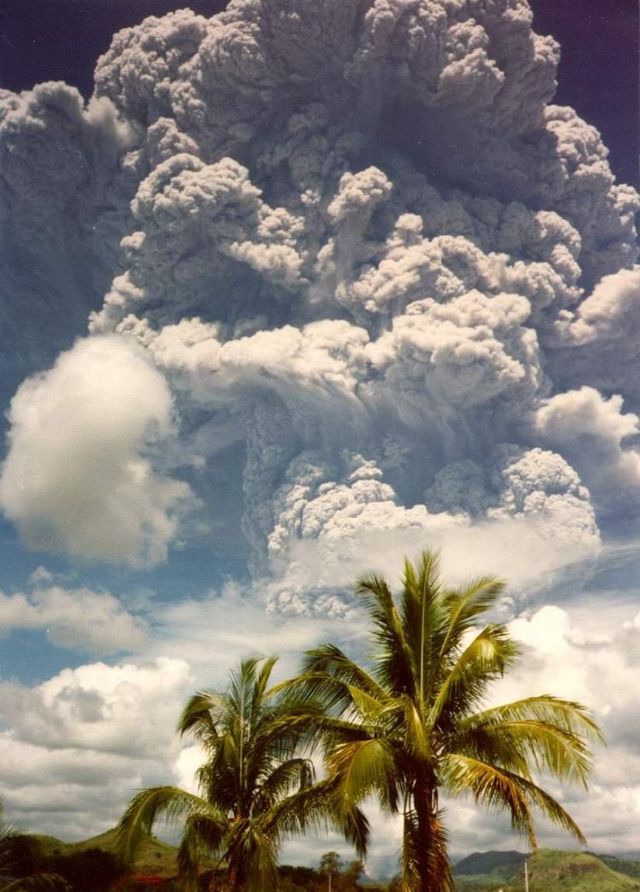 Pinatubo volcano eruption (9 pics)
