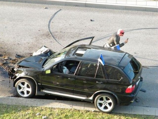 interesting_car_accident_02.jpg
