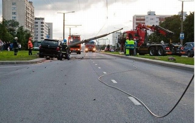 interesting_car_accident_03.jpg