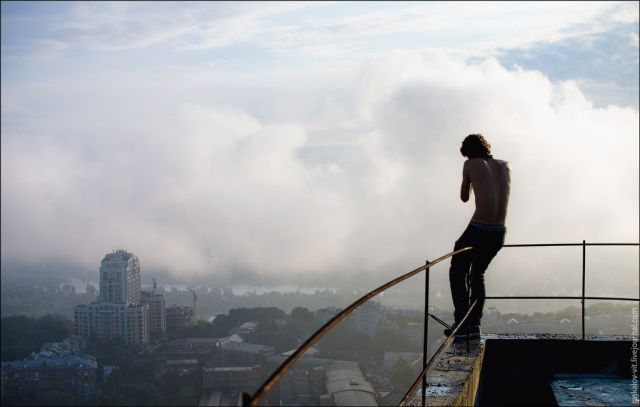 Extreme Rooftop Photography