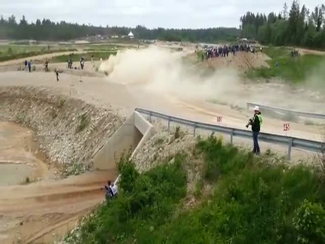 BMW M3's Epic Jump during Estonian Rally Race  (VIDEO)