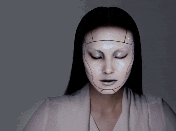 Mind-Blowing "Digital Makeup" In Real Life