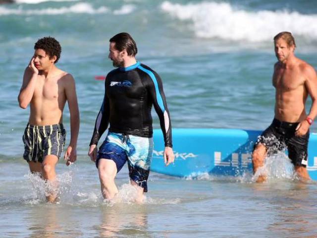 Hugh Jackman Rescues His Son And Some Other Swimmers From Dangerous Waters
