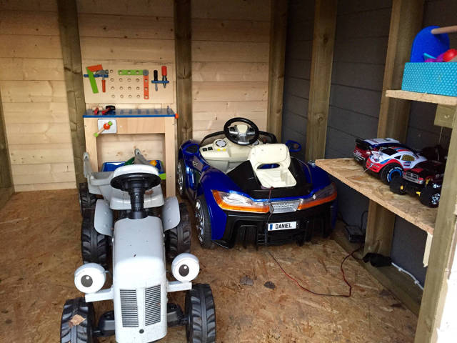 Amazing Mini-Garage That A Caring Father Built For His Son