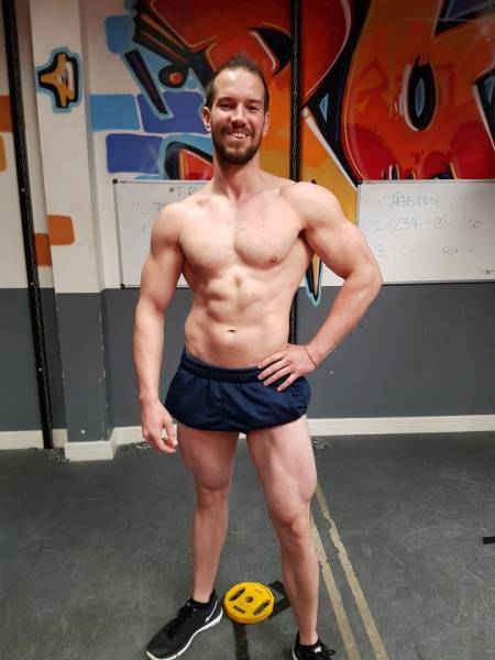 Guy Ditches His Beer Belly And Becomes A Body Builder In Just 16 Weeks